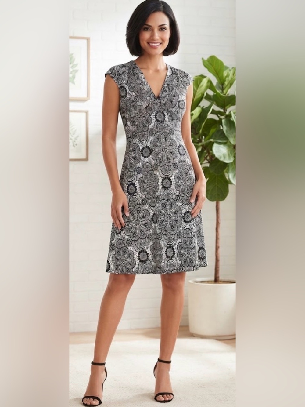 London Times Petites 4P Black & White Floral Lace-Print Sleeveless Dress